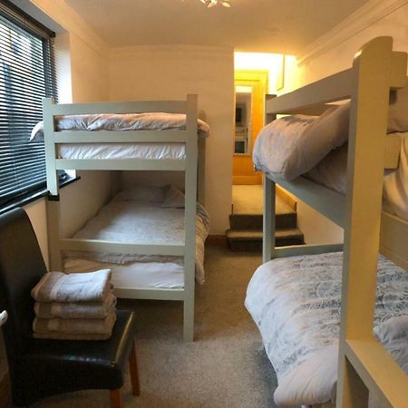 12A Main Street Kenmare Bunk Beedroom 2 מראה חיצוני תמונה
